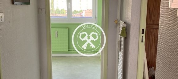 Studio in Troyes, France, Nr. 241250 2