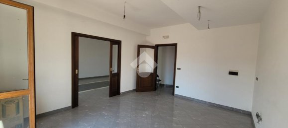 2 Schlafzimmer Wohnung in Melito di Porto Salvo, Italy, Nr. 219933 5