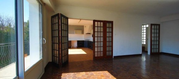 5 bedrooms House in Manche, France No. 358888 3