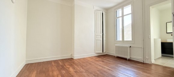 4 bedrooms Villa in Tours, France No. 48633 4