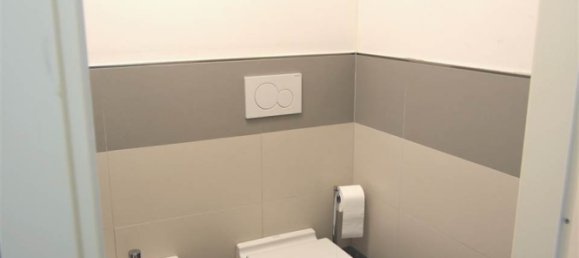 5 rooms Office in Bologna, Italy No. 142103 12