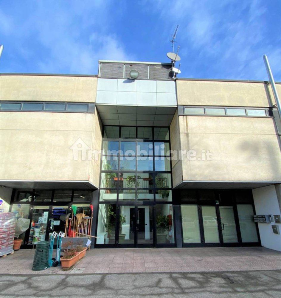 5-salle Bureau à Como, Italy No. 163763