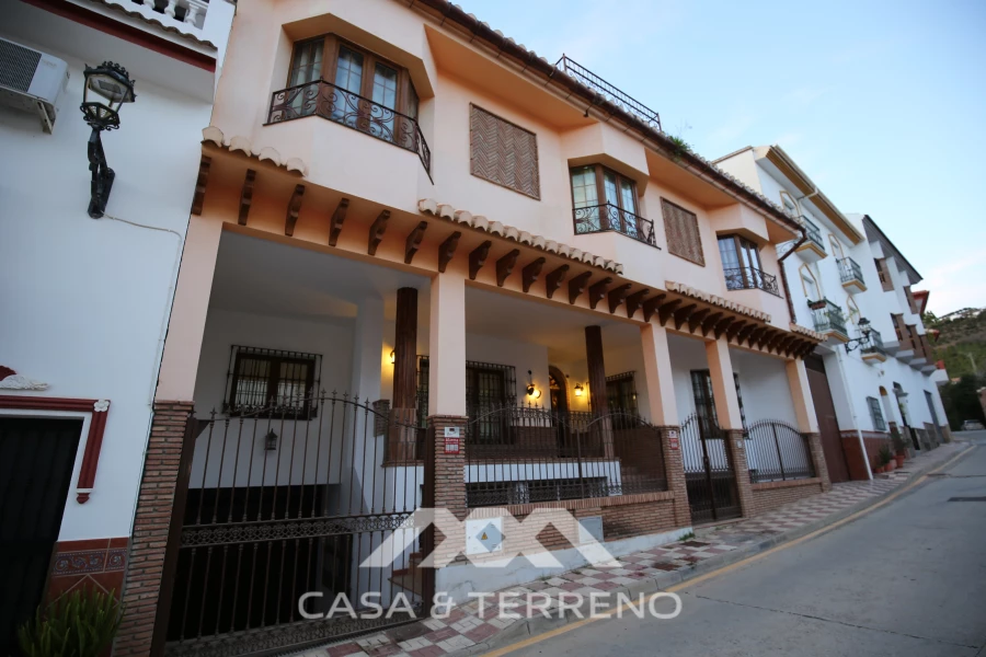 6 bedrooms House in Benamargosa, Spain No. 48242