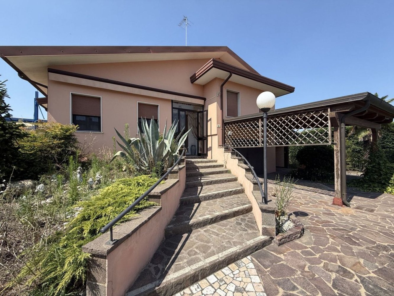 5 rooms Villa in Ariano nel Polesine, Italy No. 300304