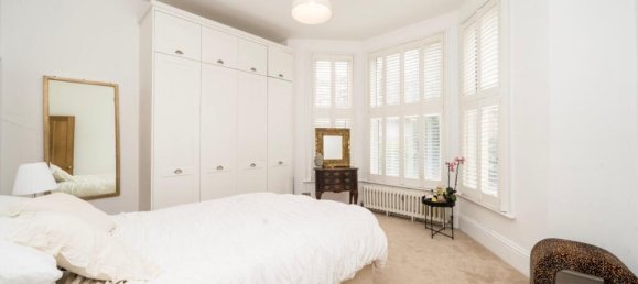 2 bedrooms Apartment in London, United Kingdom No. 12701 4