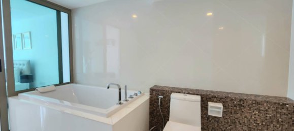 2 bedrooms Condo in Pattaya, Thailand No. 3993 11