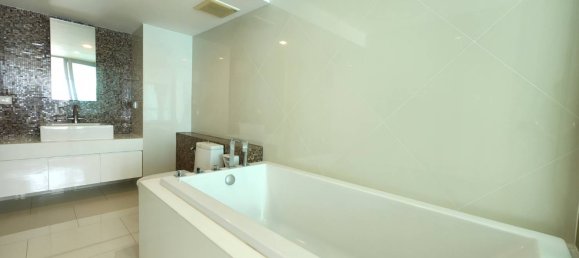 2 bedrooms Condo in Pattaya, Thailand No. 3993 8