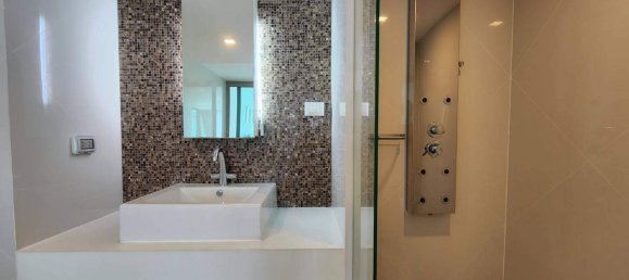 2 bedrooms Condo in Pattaya, Thailand No. 3993 13