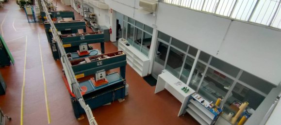 Propiedad comercial de 5 habitaciónes en Udine, Italy No. 289004 3