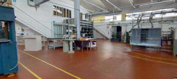 Propiedad comercial de 5 habitaciónes en Udine, Italy No. 289004 28