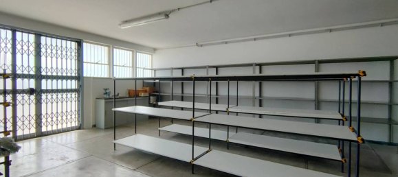 Propiedad comercial de 5 habitaciónes en Udine, Italy No. 289004 42