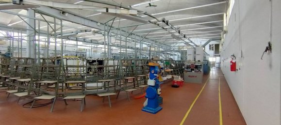 Propiedad comercial de 5 habitaciónes en Udine, Italy No. 289004 16