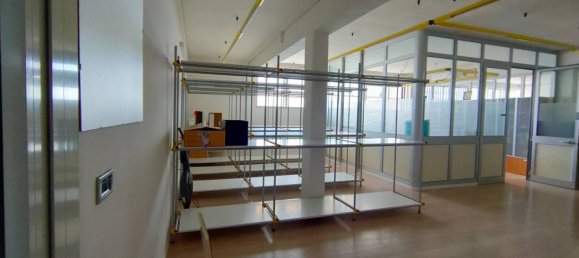 Propiedad comercial de 5 habitaciónes en Udine, Italy No. 289004 38