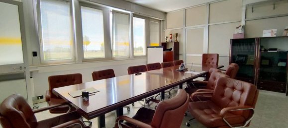 Propiedad comercial de 5 habitaciónes en Udine, Italy No. 289004 9