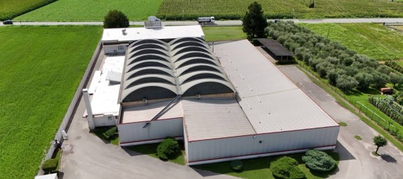 Propiedad comercial de 5 habitaciónes en Udine, Italy No. 289004 50