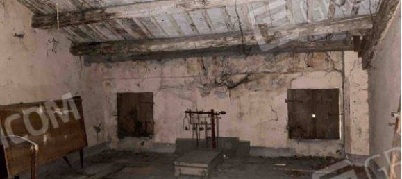 9 bedrooms Apartment in Ferrara, Italy No. 25083 14