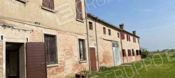 9 bedrooms Apartment in Ferrara, Italy No. 25083 4