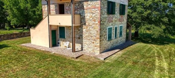 Дом с 10 комнатами в Монтеверди Мариттимо, Италия № 108884 16