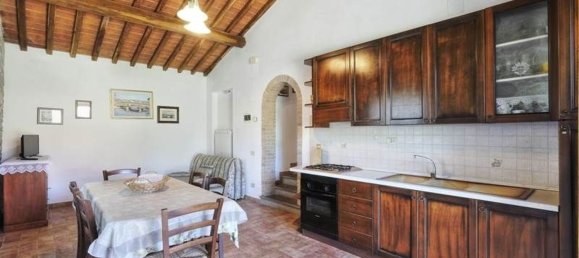 Дом с 10 комнатами в Монтеверди Мариттимо, Италия № 108884 25