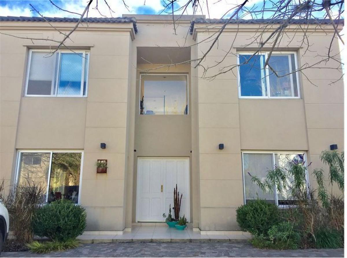 3 Schlafzimmer Haus in Escobar, Argentina, Nr. 10583