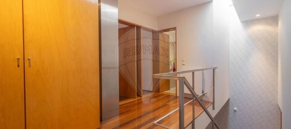 3 bedrooms House in Gemeses, Portugal No. 184159 10