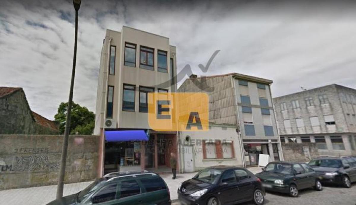 Tienda en Porto, Portugal 349 m² No. 8283