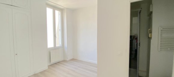 1 bedroom Apartment in Marseille, France No. 325735 3