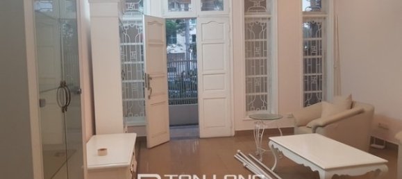 4 bedrooms Villa in Tay Ho, Vietnam No. 1800 2