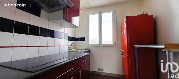 2 bedrooms Apartment in Niort, France No. 305274 3