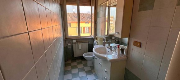 3 rooms Apartment in Cremona, Italy No. 149982 7