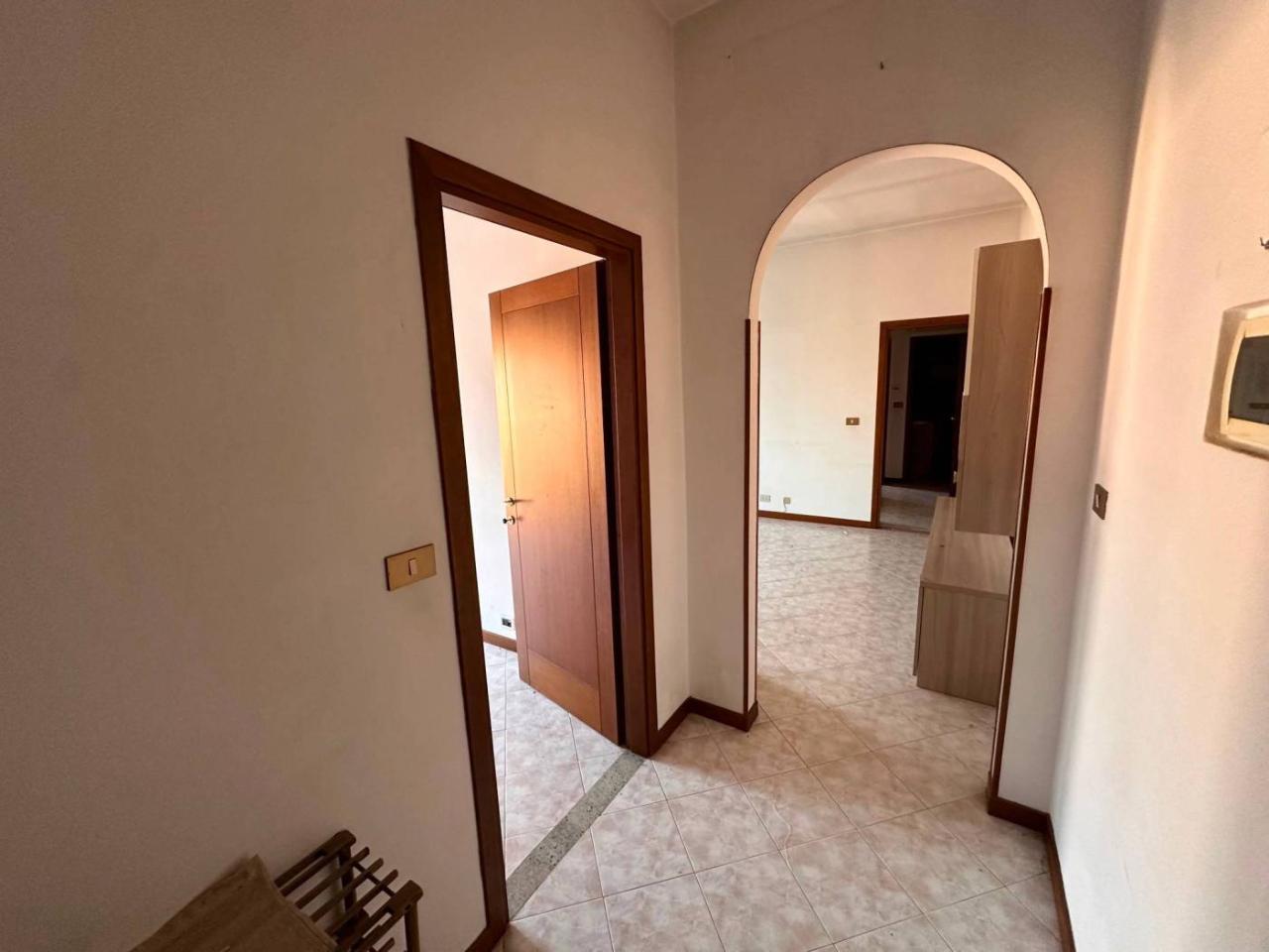 3 rooms Apartment in Cremona, Italy No. 149982