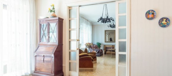 8 bedrooms Apartment in Naples, Italy No. 117621 6