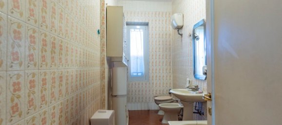 8 bedrooms Apartment in Naples, Italy No. 117621 17