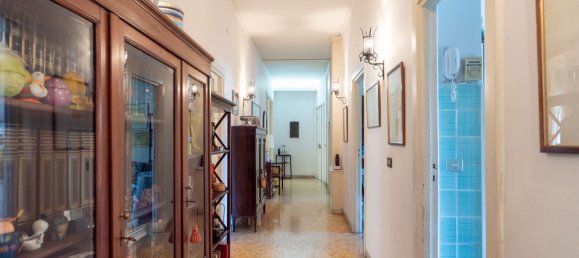 8 bedrooms Apartment in Naples, Italy No. 117621 14