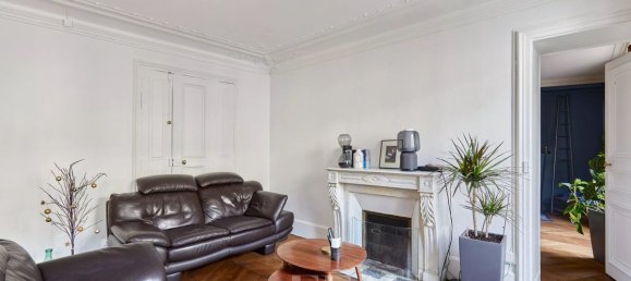 3 bedrooms Apartment in Paris, France No. 121710 4