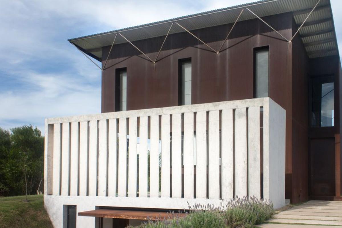 3 bedrooms House in Maldonado, Uruguay No. 11683