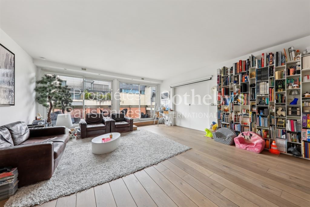 Квартира с 3 спальнями в Париж, Франция № 110330