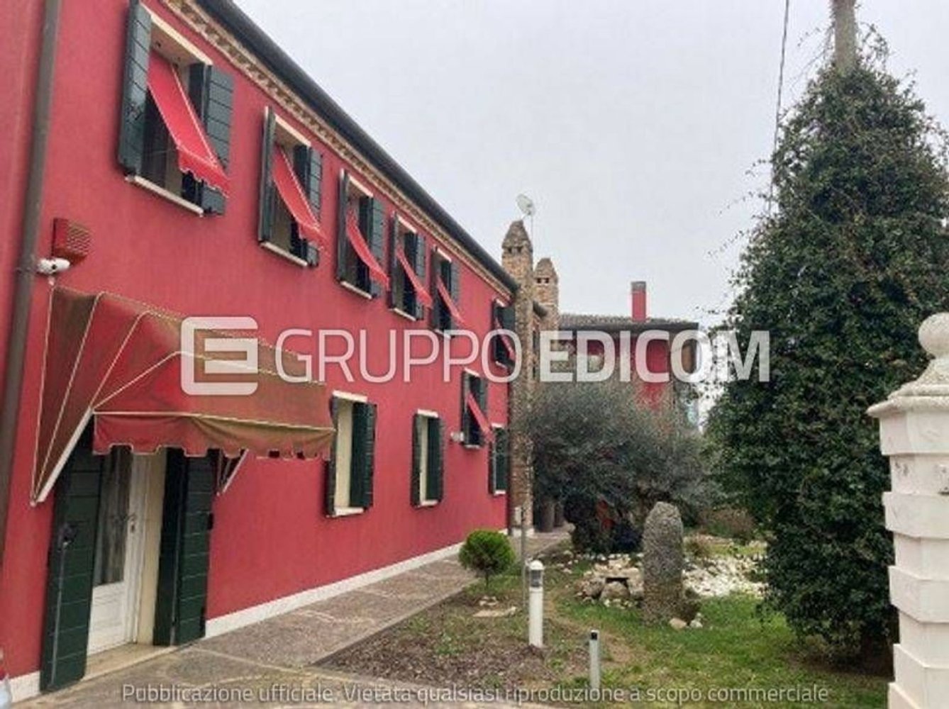 13 rooms Apartment in Camponogara, Italy No. 208030