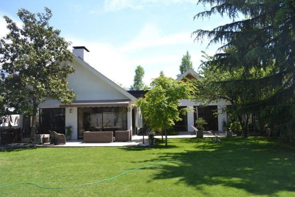 5 bedrooms House in Santiago, Chile No. 4148