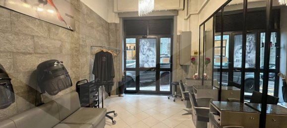 Imóvel comercial de 1 divisão em Naples, Italy N.º 21962 21