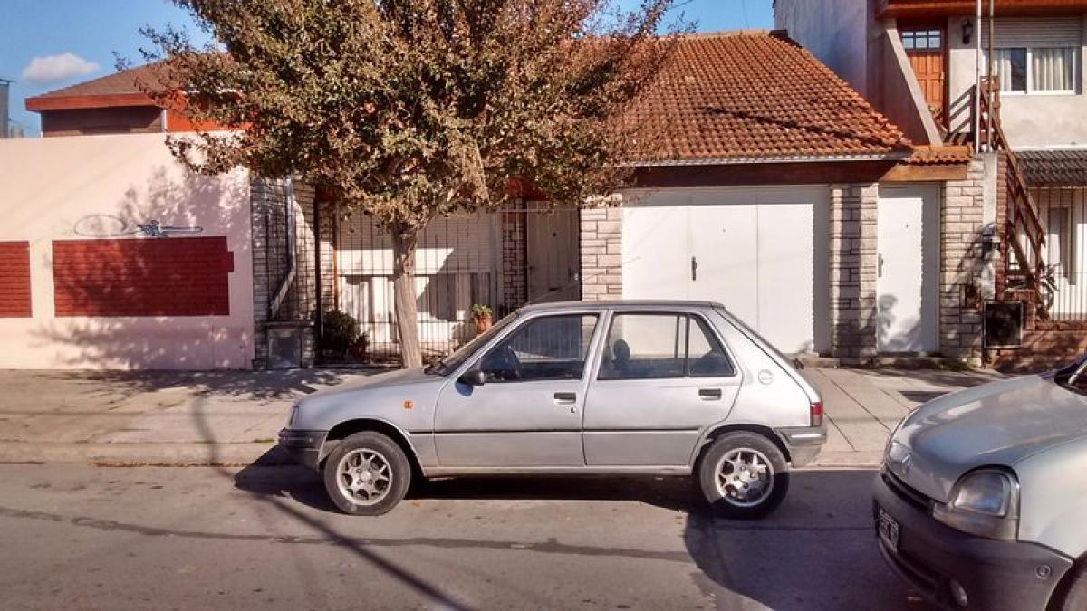 2 bedrooms House in Mar del Plata, Argentina No. 84239