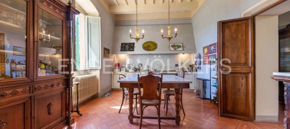 Edificio de 10 dormitorios en Marsciano, Italy No. 132541 12