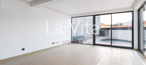 3 bedrooms House in Cascais, Portugal No. 170504 4