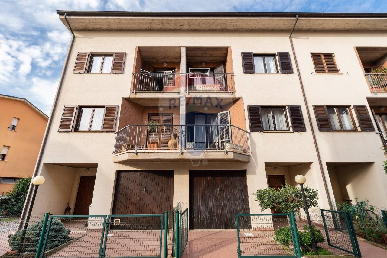 11-Zimmer Haus in Monte Roberto, Italy, Nr. 5616