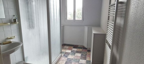 4 bedrooms House in Gisors, France No. 353125 8