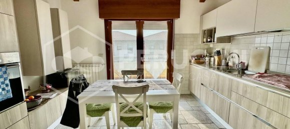 Apartamento de 2 divisões em Udine, Italy N.º 36795 2