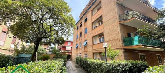 2-salle Appartement à Rome, Italy No. 34110 8