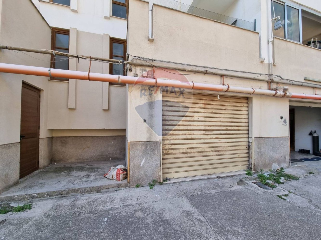 Propiedad comercial de 1 habitación en Palermo, Italy No. 55170