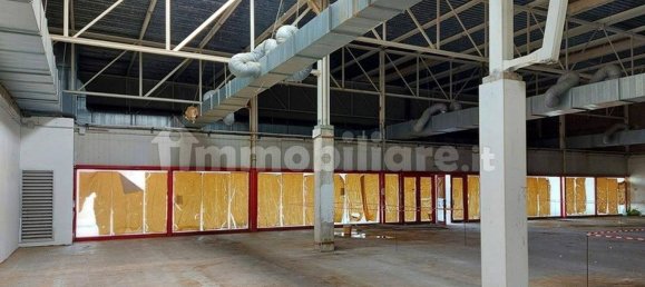 Коммерческая недвижимость 1220м² в Конкордия Саджиттария, Италия № 326181 5