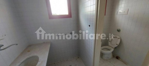 Коммерческая недвижимость 1220м² в Конкордия Саджиттария, Италия № 326181 8